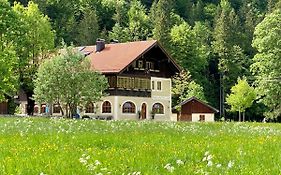 Ferienwohnungen Zipflwirt